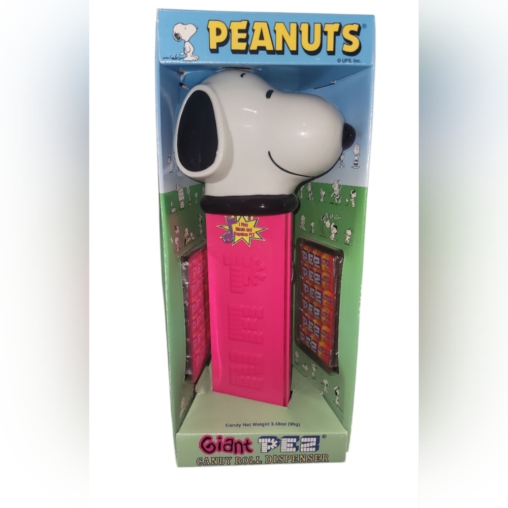 Peanuts Snoopy Giant Candy Dispenser Vintage